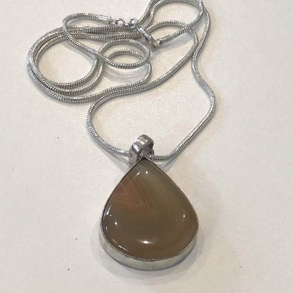 Sterling Silver Pendant and chain - Picture 3 of 7